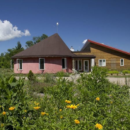 Sugar Ridge Retreat Centre Hotel Midland Exterior photo